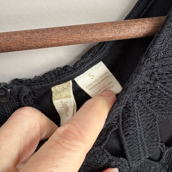 Japna Lace Overlay Black Dress Size Small - Picture 4 of 5